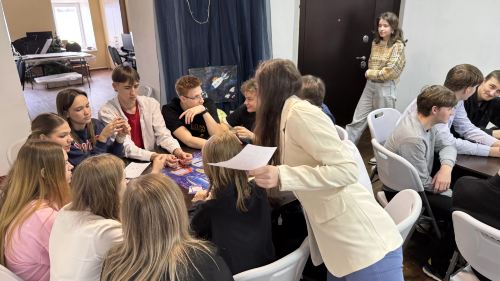 Волховский бизнес-инкубатор запустил новую настольную бизнес-игру для молодежи